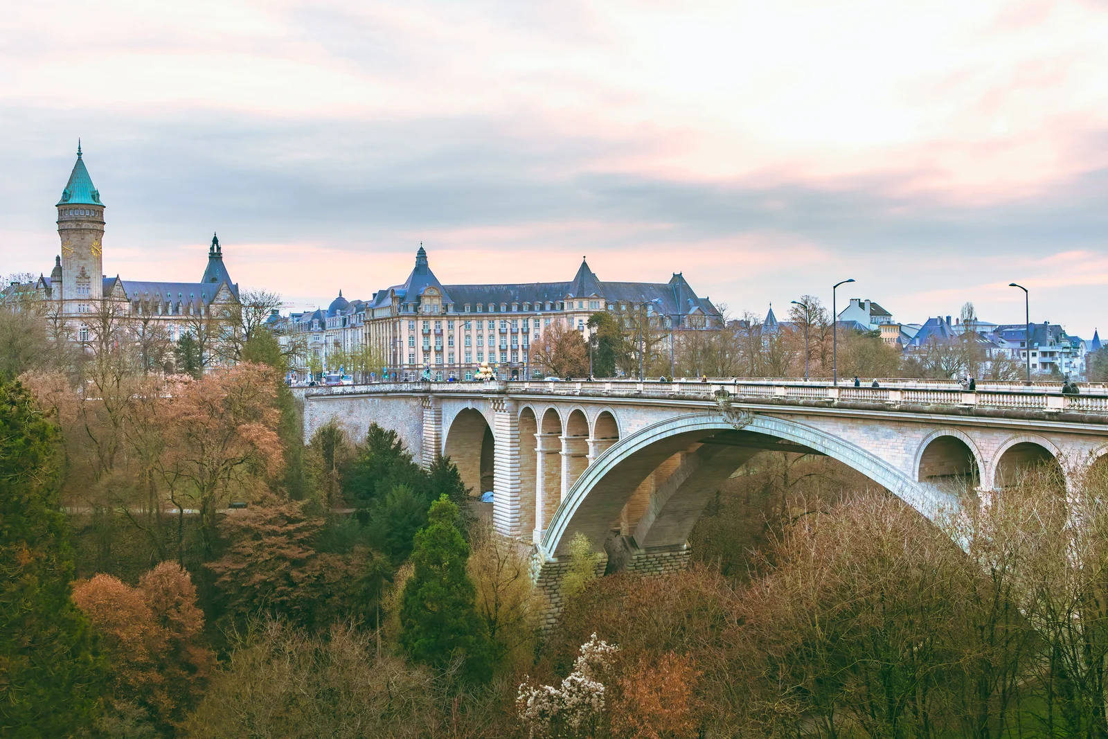 Standort Luxemburg – Adolphe-Brücke